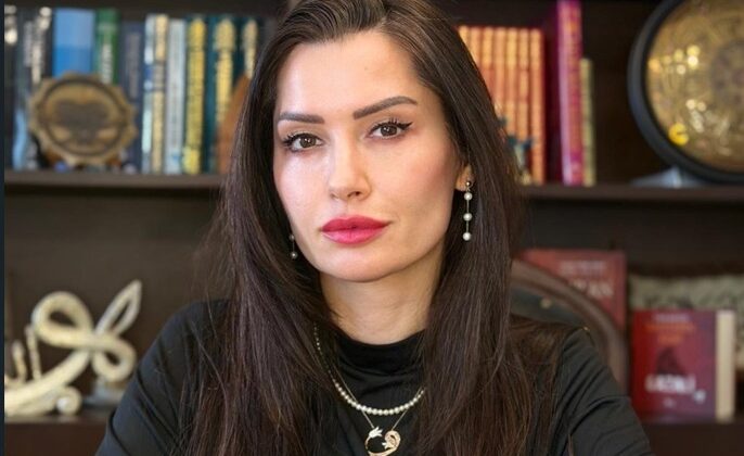Hacer Özlem Çiçek’ten yeni kitap ‘Vakti Gelenin Yolu’