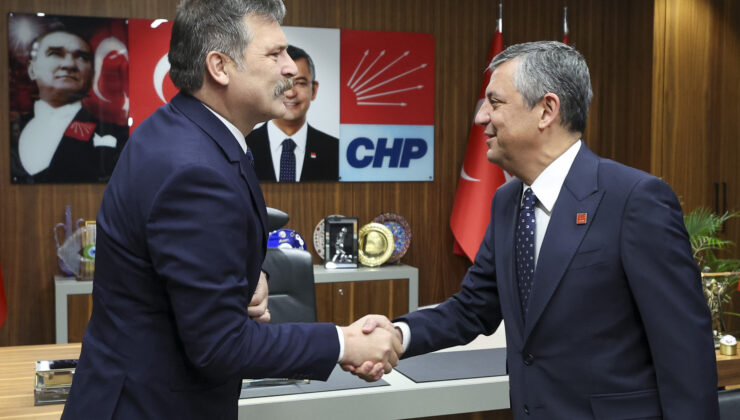 Sol Siyasette İstanbul Zirvesi: Özgür Özel ve Erkan Baş Bir Araya Geldi!