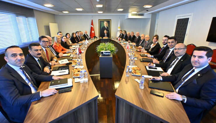 Buğra Kavuncu’dan Ayyüce Türkeş’e Mezarı Başında Yapılan Saldırıya Sert Tepki!