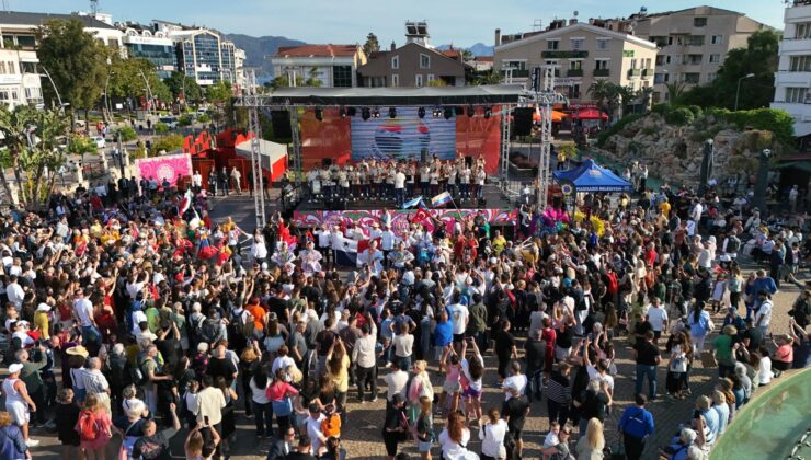 Marmaris’te, Latin Fest Renkli Kortej ve Gösterilerle Başladı,