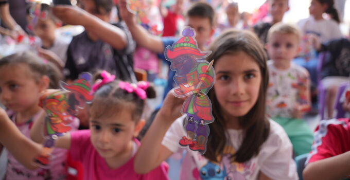 Manisa’da Kültür ve Sanat Rüzgarı: Kültür Yolu Festivali Şehri Sarstı!