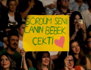 Melike Şahin Antalya ve Denizli’yi Büyüledi