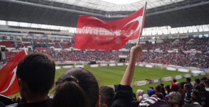 Sahada Mücadele, Kürsüde Destek: MHP Lideri Bahçeli’den 85 Milyonluk Birlik ve Beraberlik Vurgusu