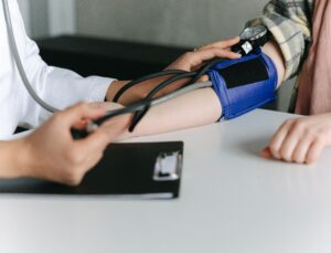 Dirençli Tansiyonun Gizli Sebebi Belli Oldu: İlaçlara Rağmen Düşmüyorsa Bu Hormona Dikkat!