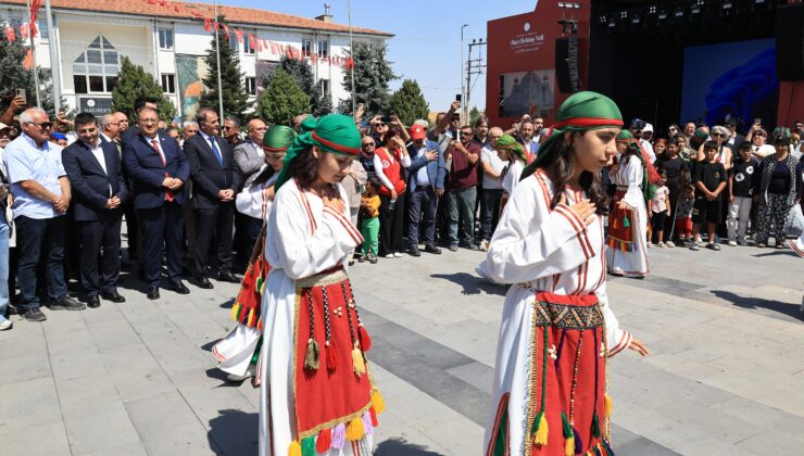 Nevşehir’de Hacıbektaş Veli Anma Etkinlikleri Başladı, İncinsen de İncitme Öğretisi Yolumuzu Aydınlatıyor!