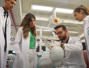 Fakülte ve Diş Hastanesi Aynı Çatı Altında