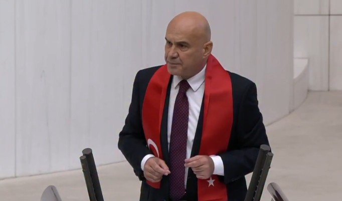 Kanun teklifinin görüşmeleri sırasında Genel Kurul’da siyasi partiler arasında sert tartışmalar yaşandı.