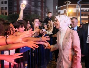 Bakan Göktaş, 19. Emirdağ Gurbetçi Festivali’nde Vatandaşlarla Bir Araya Geldi