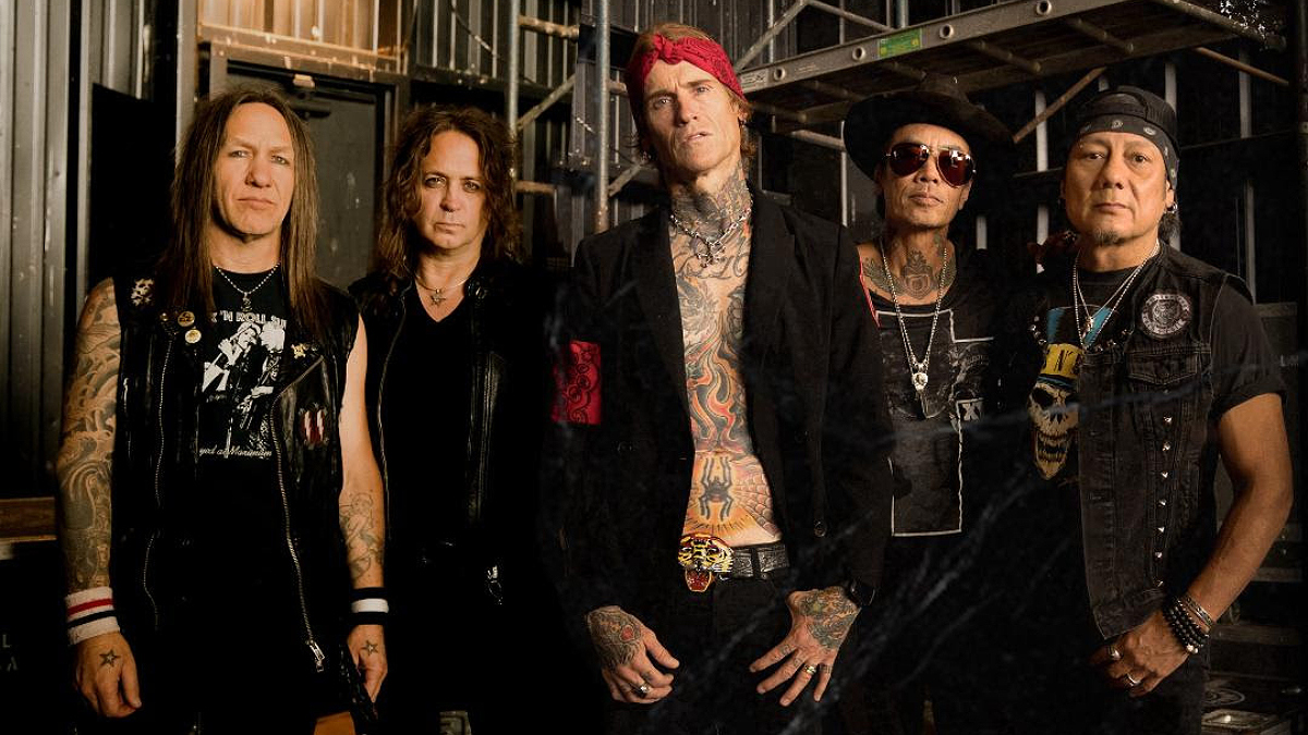 Buckcherry Grubunun Turne Otobüsü Trafik Kazasına Karıştı