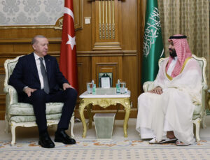 Cumhurbaşkanı Erdoğan, Suudi Arabistan’da Veliaht Prens ile Görüştü