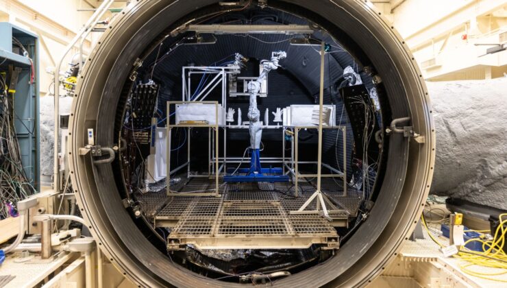 NASA, Artemis Görevleri İçin Ay Tozuyla Mücadele Teknolojilerini Test Ediyor
