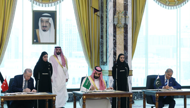 Türkiye, Suudi Arabistan ve Pakistan arasında ortak savunma anlaşması imzalandı