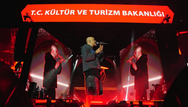 Ceza Ankara Kültür Yolu Festivali’nde Sahne Aldı: Başkent’te Rap Rüzgarı Esti!