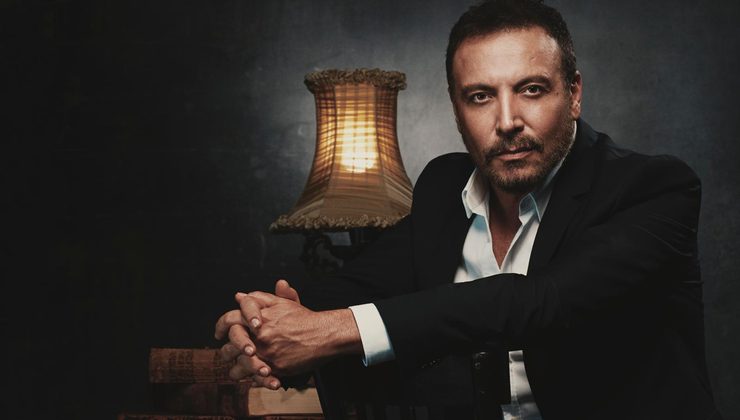 Sahnelerin Unutulmaz Sesi Cenk Eren Müzikteki 30. Yılını Görkemli Bir Şölenle Kutluyor