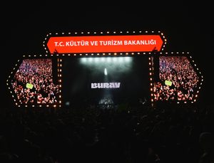 İstersen ve Deli Divane Gaziantep’te Hep Bir Ağızdan Söylendi: Buray Konserine Yoğun İlgi