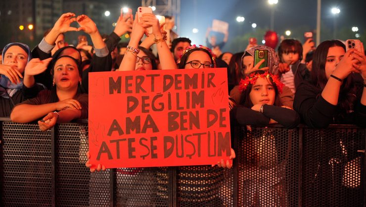 Diyarbakır Kültür Yolu Festivali’nde Mert Demir Coşkusu: Nevruz Park Tıklım Tıklım Doldu!