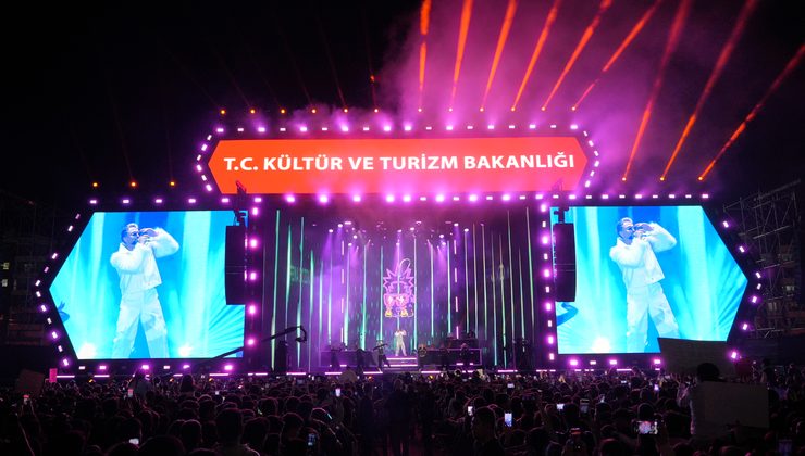 Diyarbakır’da Sefo Rüzgârı: Kültür Yolu Festivali’nde Coşku Zirveye Çıktı!